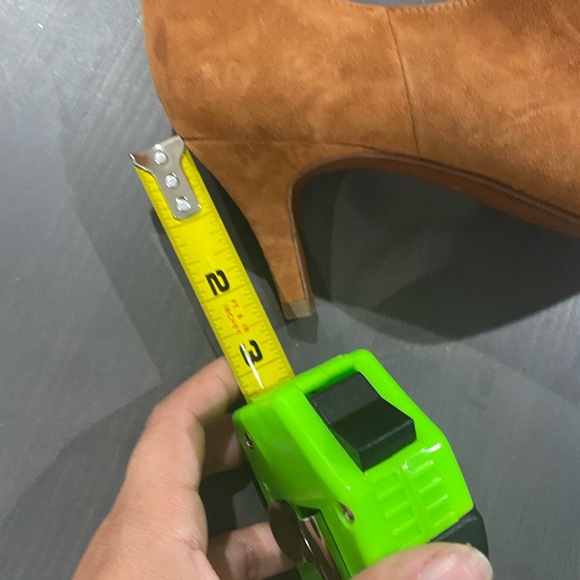 Women’s Kay Ugner Heels - Picture 7 of 7